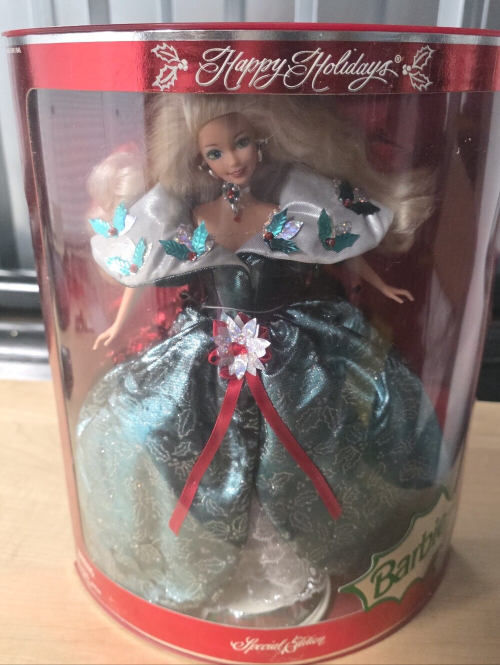 1995 Happy Holidays Barbie NRFB